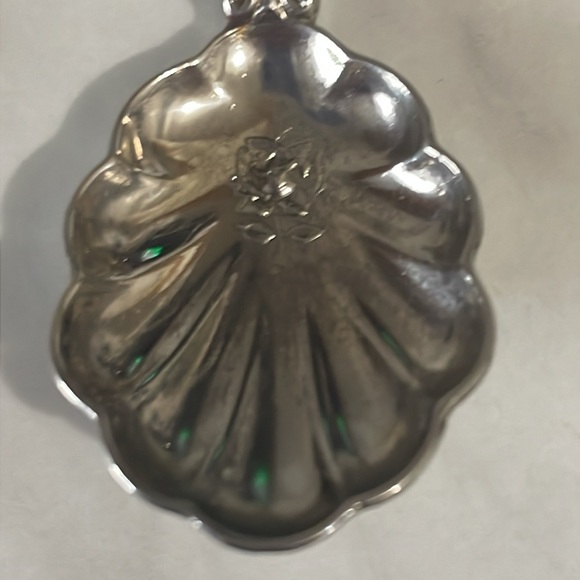 Vintage Canada’s Wonderland Silver Plated Spoon - Picture 4 of 7